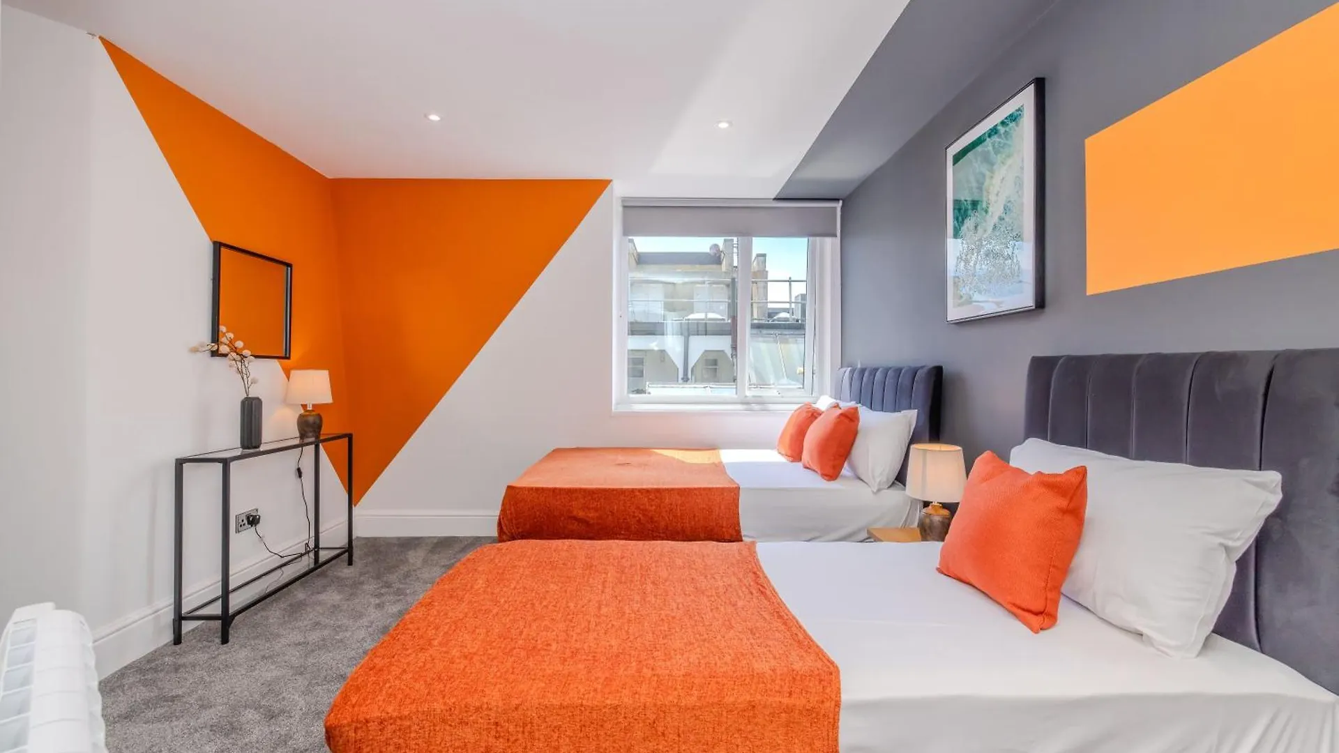 Apartment Amazing 3 Bedroom Flat I Next To Brighton Beach & Shopping Center